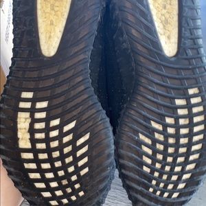 adidas Yeezy Boost 350 V2 Core Black Red